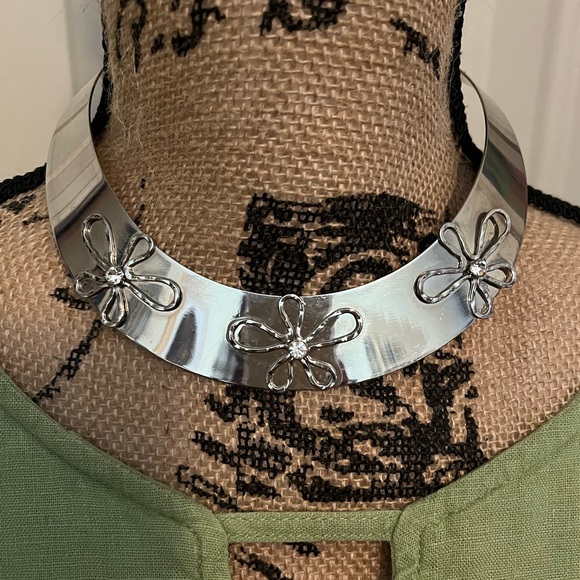 Silver cuff necklace - Picture 1 of 3